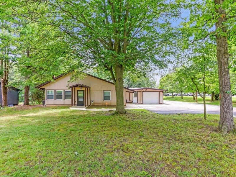 610 Military Road, Zanesville, OH 43701 Photo 1