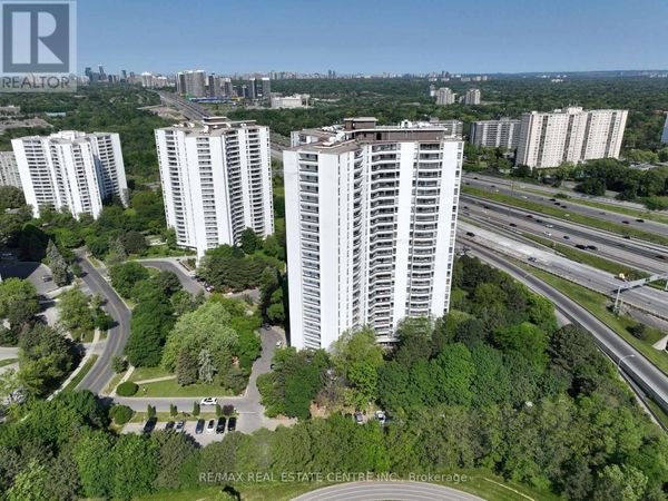 100 Graydon Hall Drive , Unit 101, Toronto (Parkwoods-Donalda), ON M3A3A8