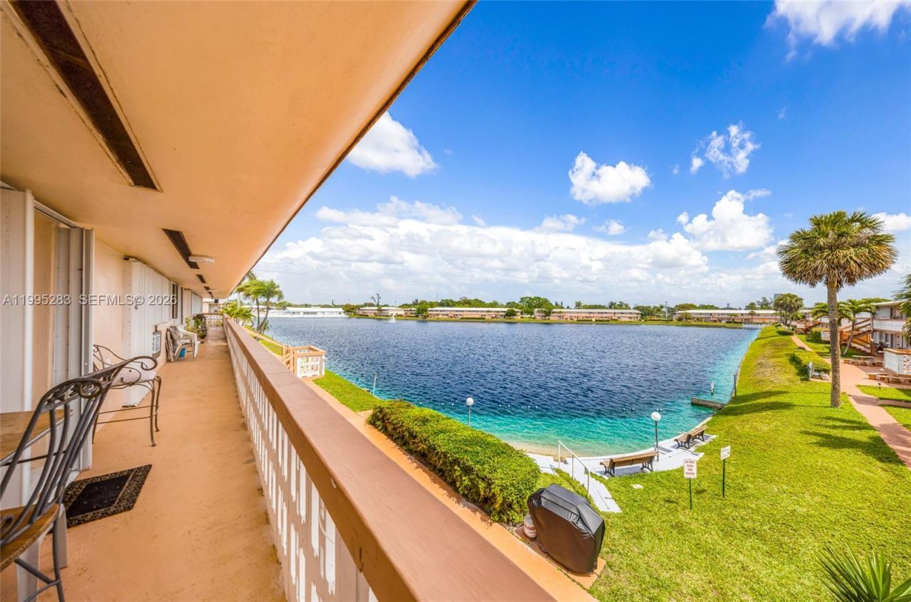 1015 SW 11th Ave, Unit 15K, Hallandale Beach, FL 33009 Photo