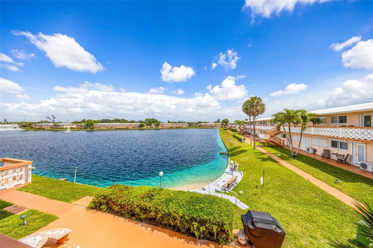 1015 SW 11th Ave, Unit 15K, Hallandale Beach, FL 33009 Photo