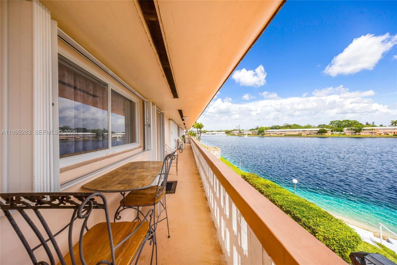 1015 SW 11th Ave, Unit 15K, Hallandale Beach, FL 33009 Photo