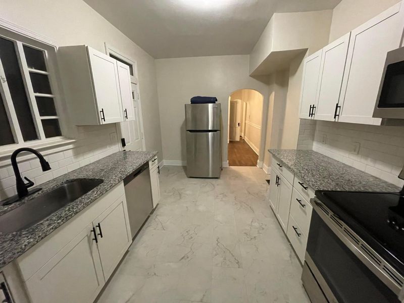 287 E Woodrow Avenue, Columbus, OH 43207 Photo 4