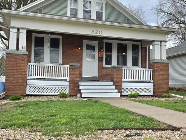 820 S 16TH Street, Quincy, IL 62301