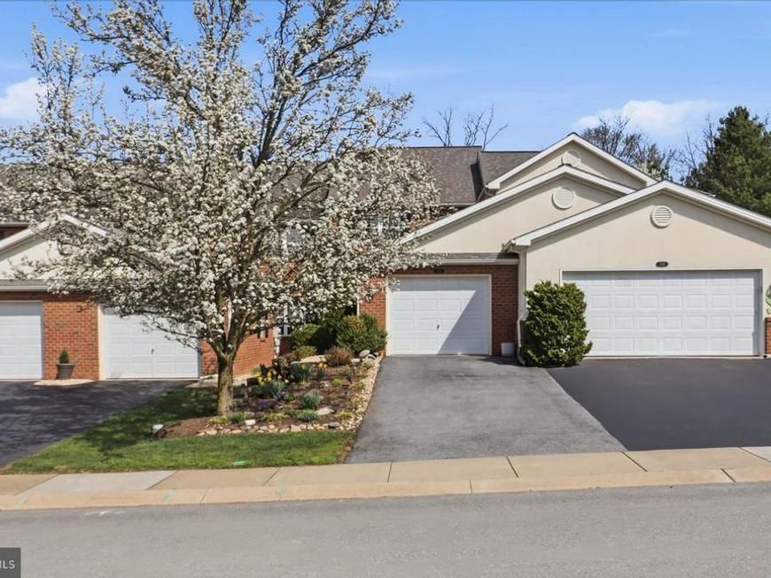 320 Whitechapel Road, Lancaster, PA 17603 Main Photo