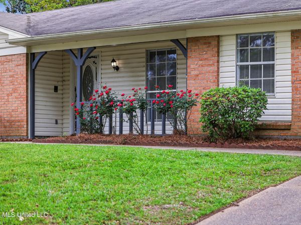 1206 Cliffdale Drive, Clinton, MS 39056