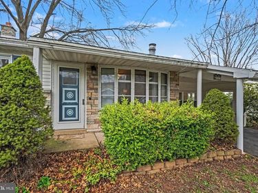 907 MEADOW LANE , MILLERSBURG, PA 17061