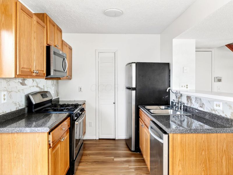 5080 Springdale Boulevard, Unit 31F, Hilliard, OH 43026 Photo 16