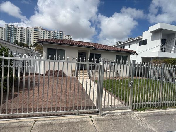 2951 SW 23rd St, Unit 2, Miami, FL 33145