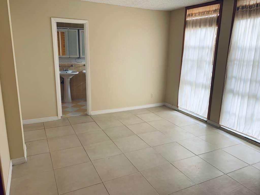1750 W 46th Street, Unit 222, Hialeah, FL 33012 Photo