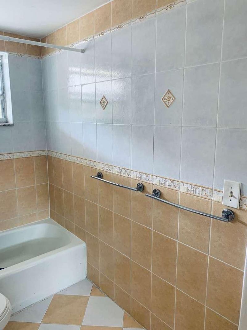 1750 W 46th Street, Unit 222, Hialeah, FL 33012 Photo