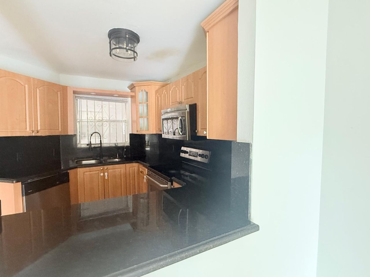 1750 W 46th Street, Unit 222, Hialeah, FL 33012 Photo