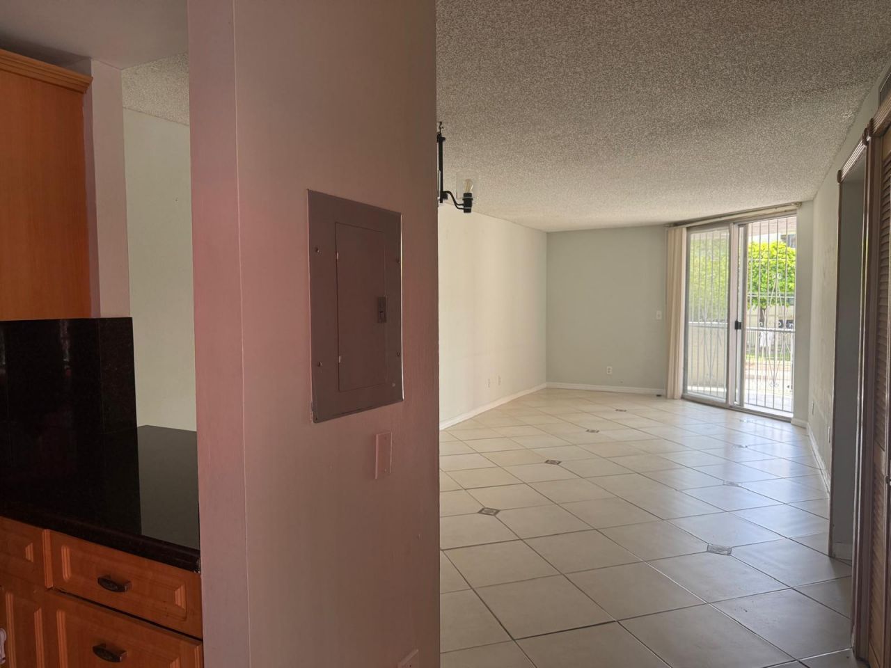 1750 W 46th Street, Unit 222, Hialeah, FL 33012 Photo