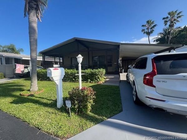 3304 Lake Overlook Place, Lantana, FL 33462