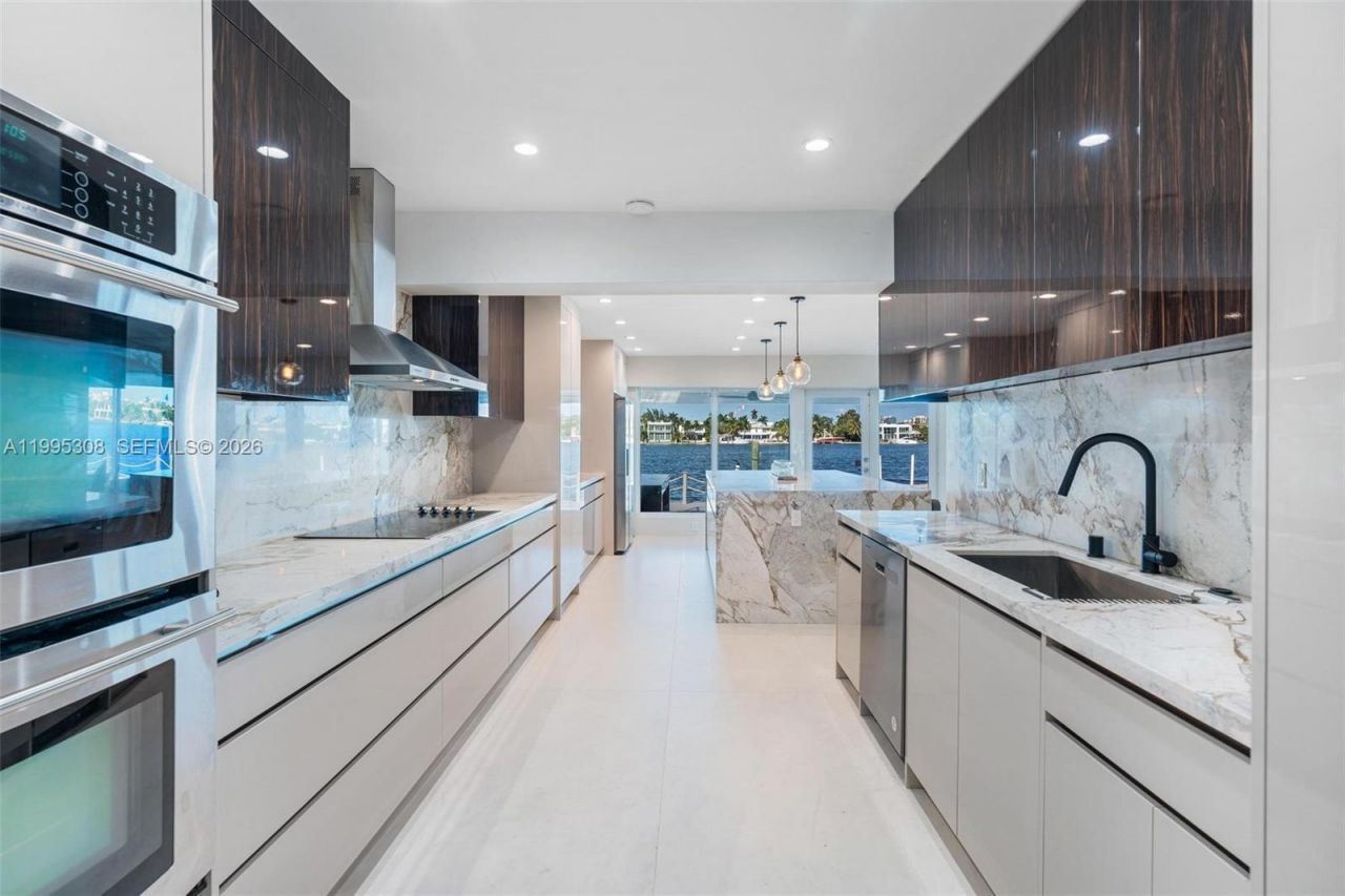 1055 Stillwater Dr , Miami Beach, FL 33141 Photo