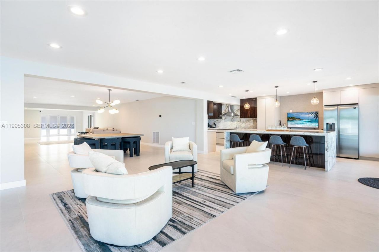 1055 Stillwater Dr , Miami Beach, FL 33141 Photo