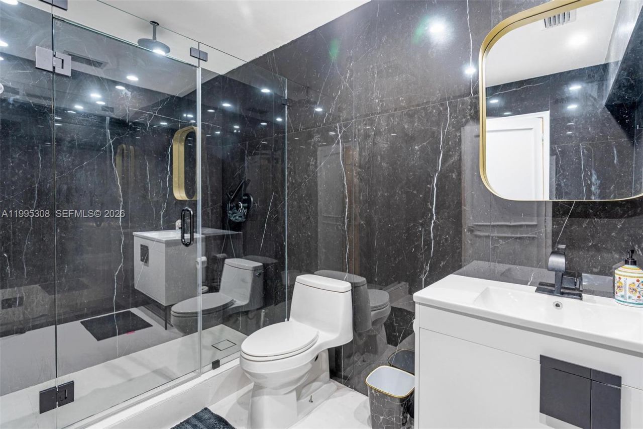 1055 Stillwater Dr , Miami Beach, FL 33141 Photo