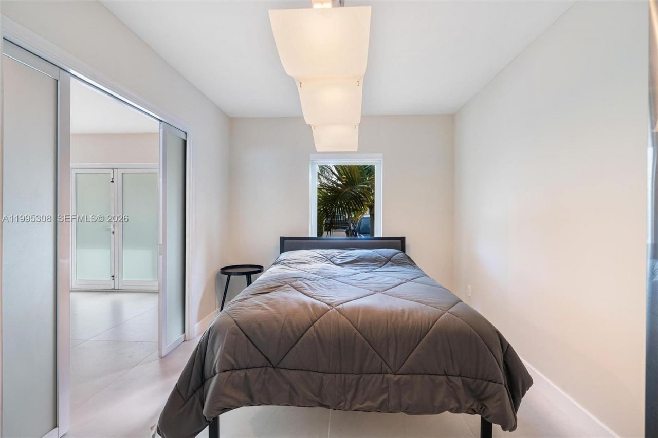 1055 Stillwater Dr , Miami Beach, FL 33141 Photo