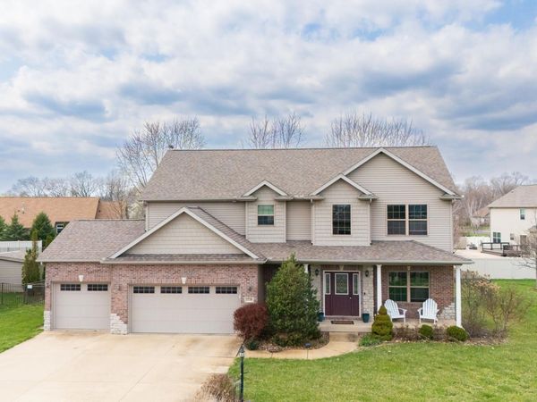 1716 RUSTIC OAK Drive, Washington, IL 61571