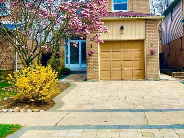 43 Bluesky Crescent , Richmond Hill (Observatory), ON L4C8J2