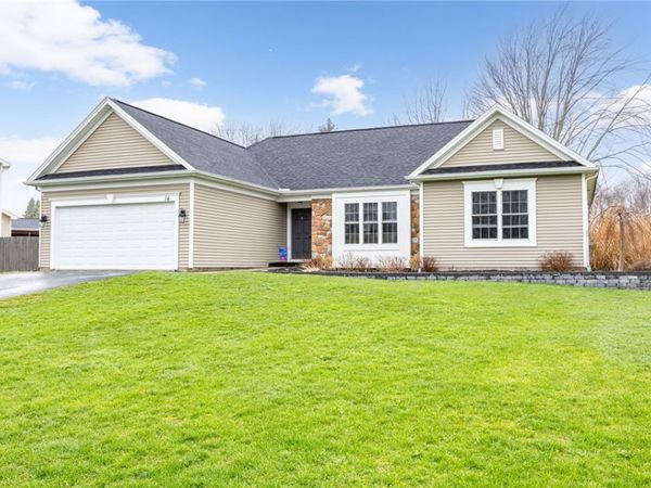 14 Cailyn Way , Brockport, NY 14420