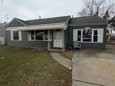 27321 Grandmont Street, Roseville, MI 48066