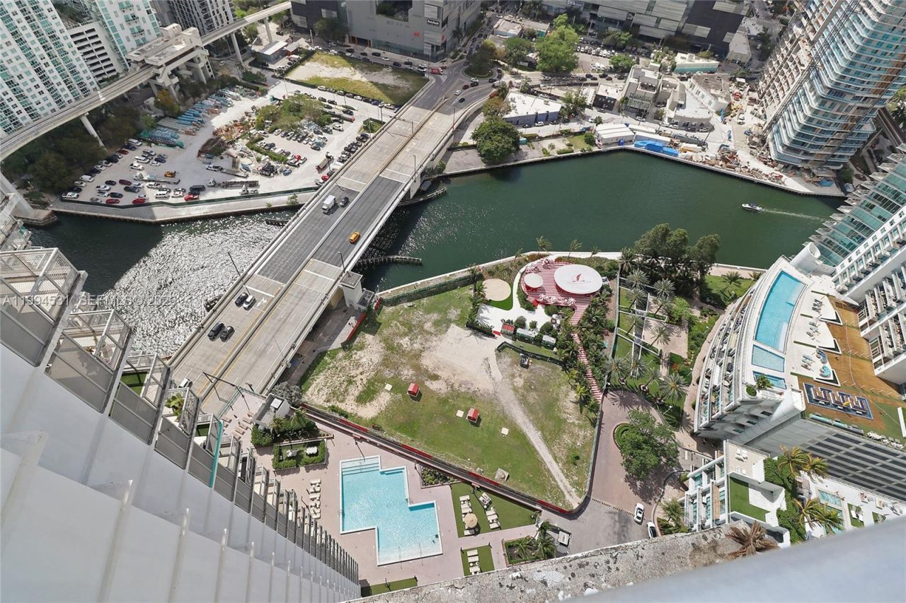 350 S Miami Ave, Unit 4110, Miami, FL 33130 Photo