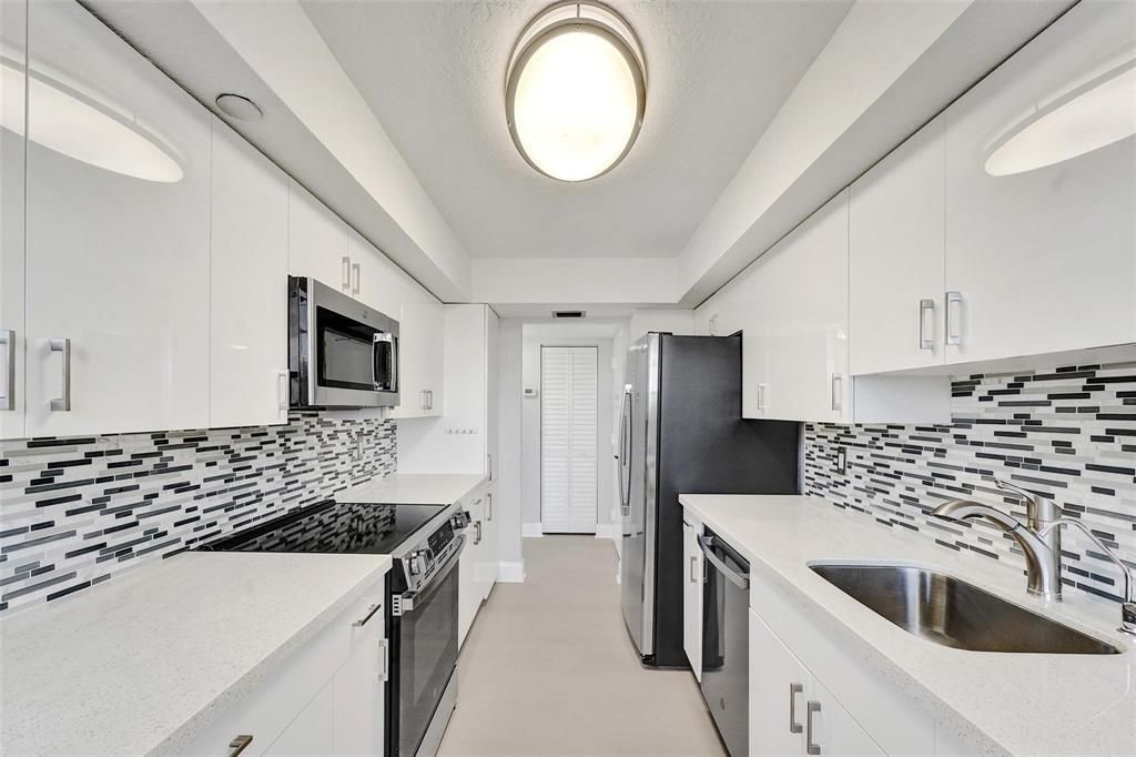 1000 Saint Charles Place, Unit 305, Pembroke Pines, FL 33026 Photo