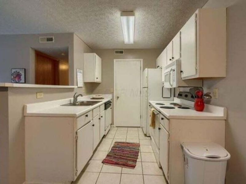 5484 Cedar Springs Drive , Columbus, OH 43228 Photo 12