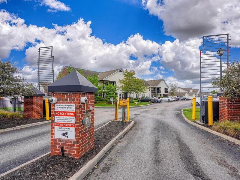 5484 Cedar Springs Drive , Columbus, OH 43228 Photo 2