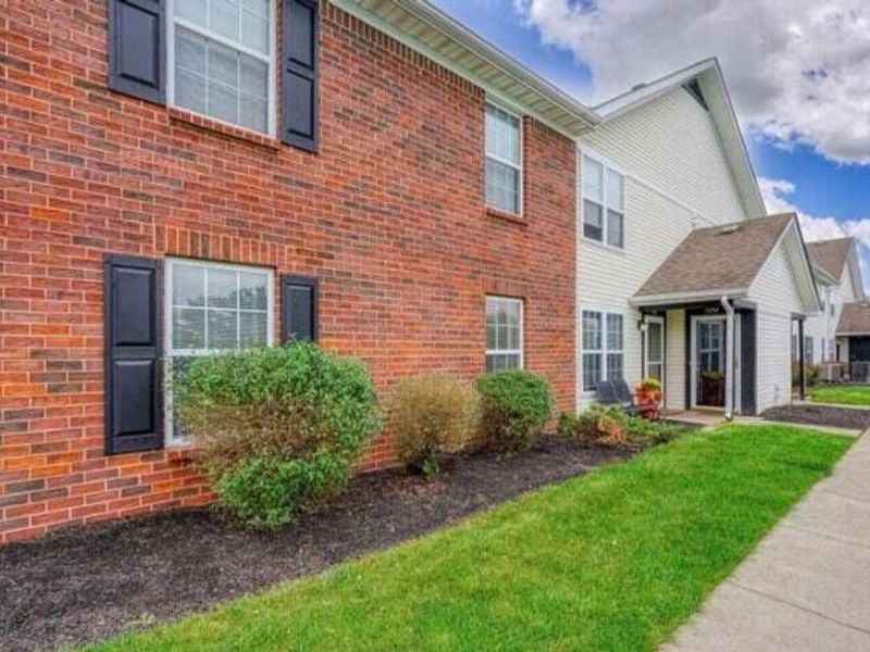 5484 Cedar Springs Drive , Columbus, OH 43228 Photo 3