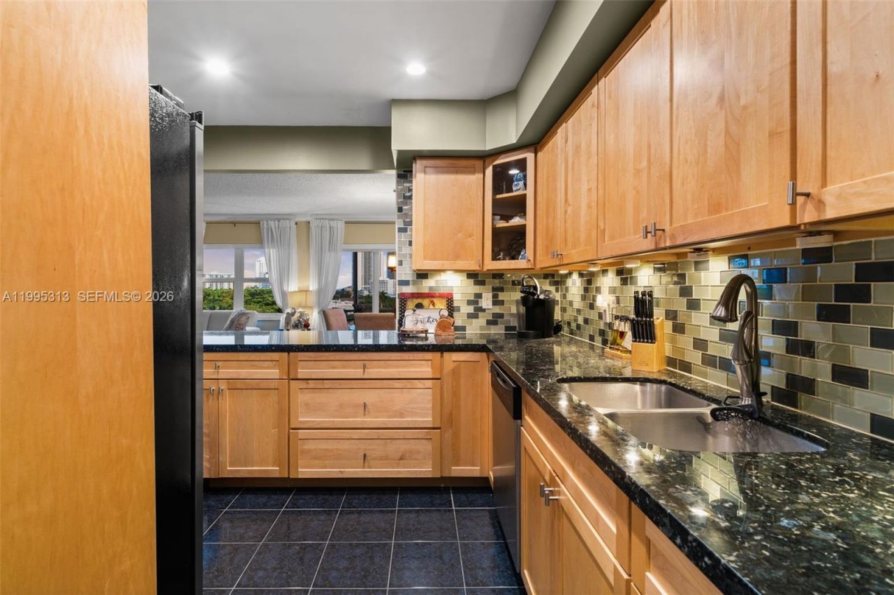 200 Diplomat Pkwy , Unit 732, Hallandale Beach, FL 33009 Photo