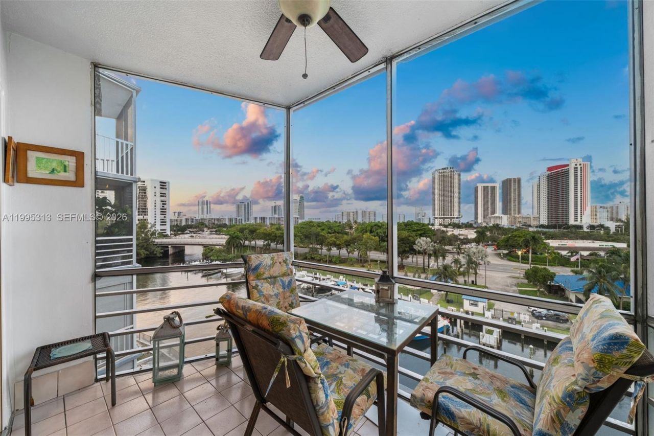200 Diplomat Pkwy , Unit 732, Hallandale Beach, FL 33009 Photo