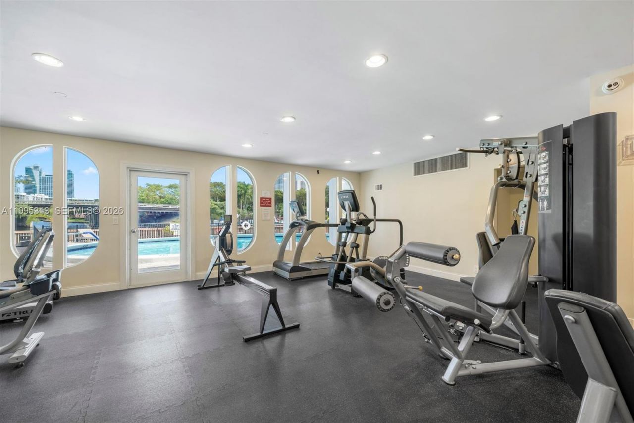 200 Diplomat Pkwy , Unit 732, Hallandale Beach, FL 33009 Photo