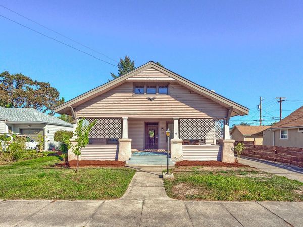 718 W 4th Street, Medford, OR 97501