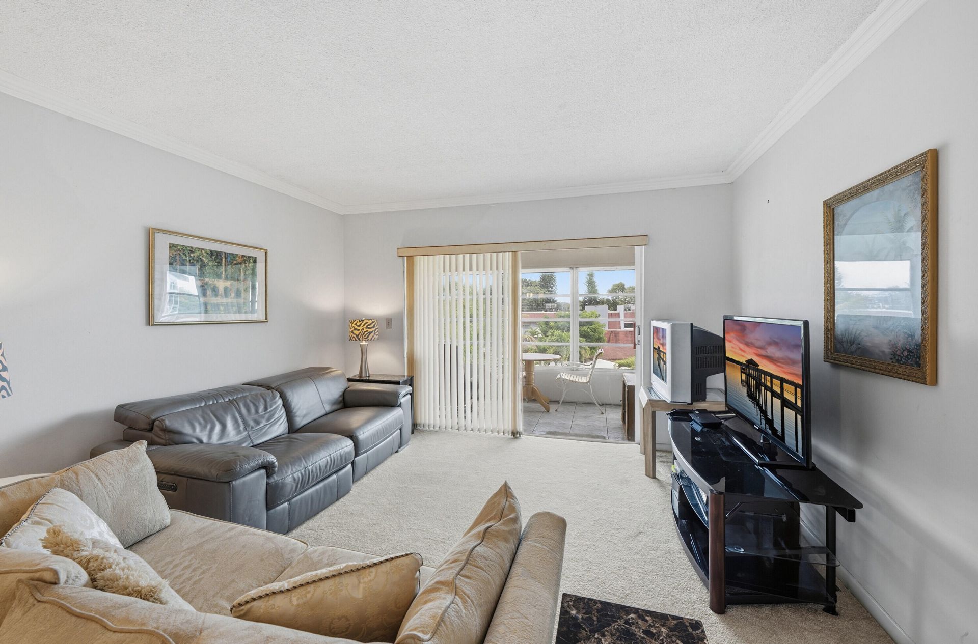2991 NW 46th Avenue, Unit 303, Lauderdale Lakes, FL 33313 Photo