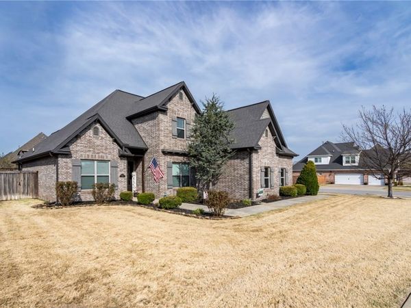 6200 S 28th Street, Rogers, AR 72758