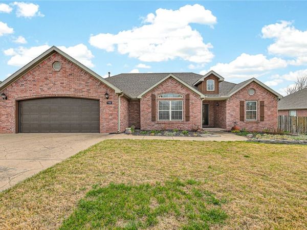 750 Sienna Drive, Centerton, AR 72719