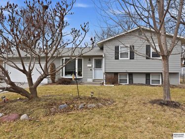 4830 Parkview Drive , Omaha, NE 68134