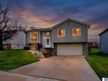 11902 Bauman Avenue, Omaha, NE 68164