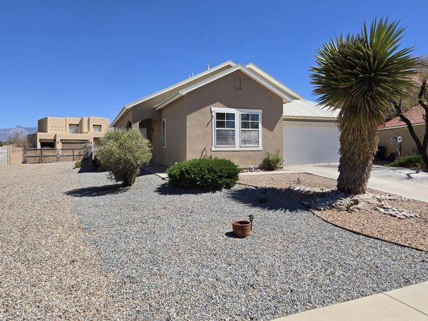 2185 Deer Trail Loop NE, Albuquerque, NM 87124