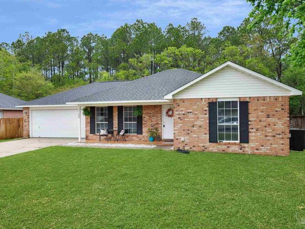 152 Carrier Dr, Pensacola, FL 32506