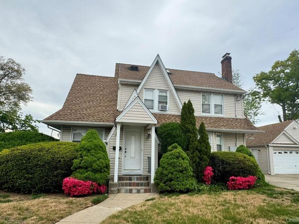 1 Allen Street, Unit 1, Lynbrook, NY 11563