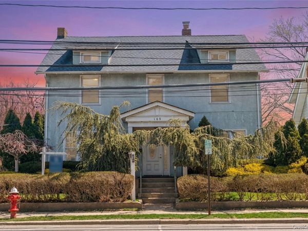 108 Hempstead Avenue, Lynbrook, NY 11563