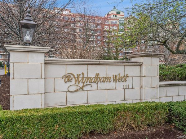 111 Cherry Valley Avenue , Unit 707, Garden City, NY 11530