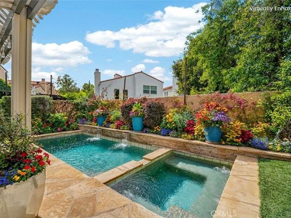 23039 Park Privado, Calabasas, CA 91302