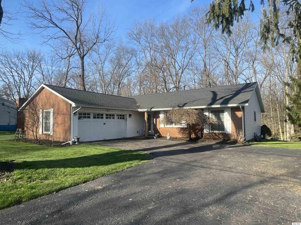 27 Meadowbrook Dr, Mount Vernon, OH 43050