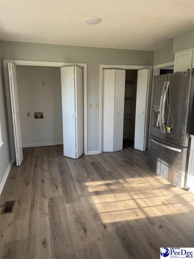 806 Cooper St. Photo 5