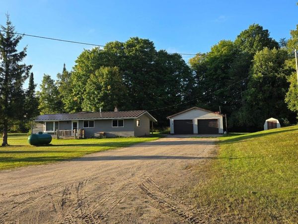 3712 E 26th Road, Limestone Twp, MI 49816