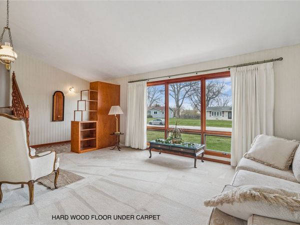 1007 Raney Street, Hiawatha, IA 52233