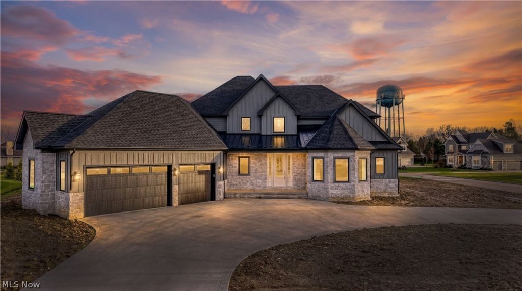 405 Club Drive W, Aurora, OH 44202